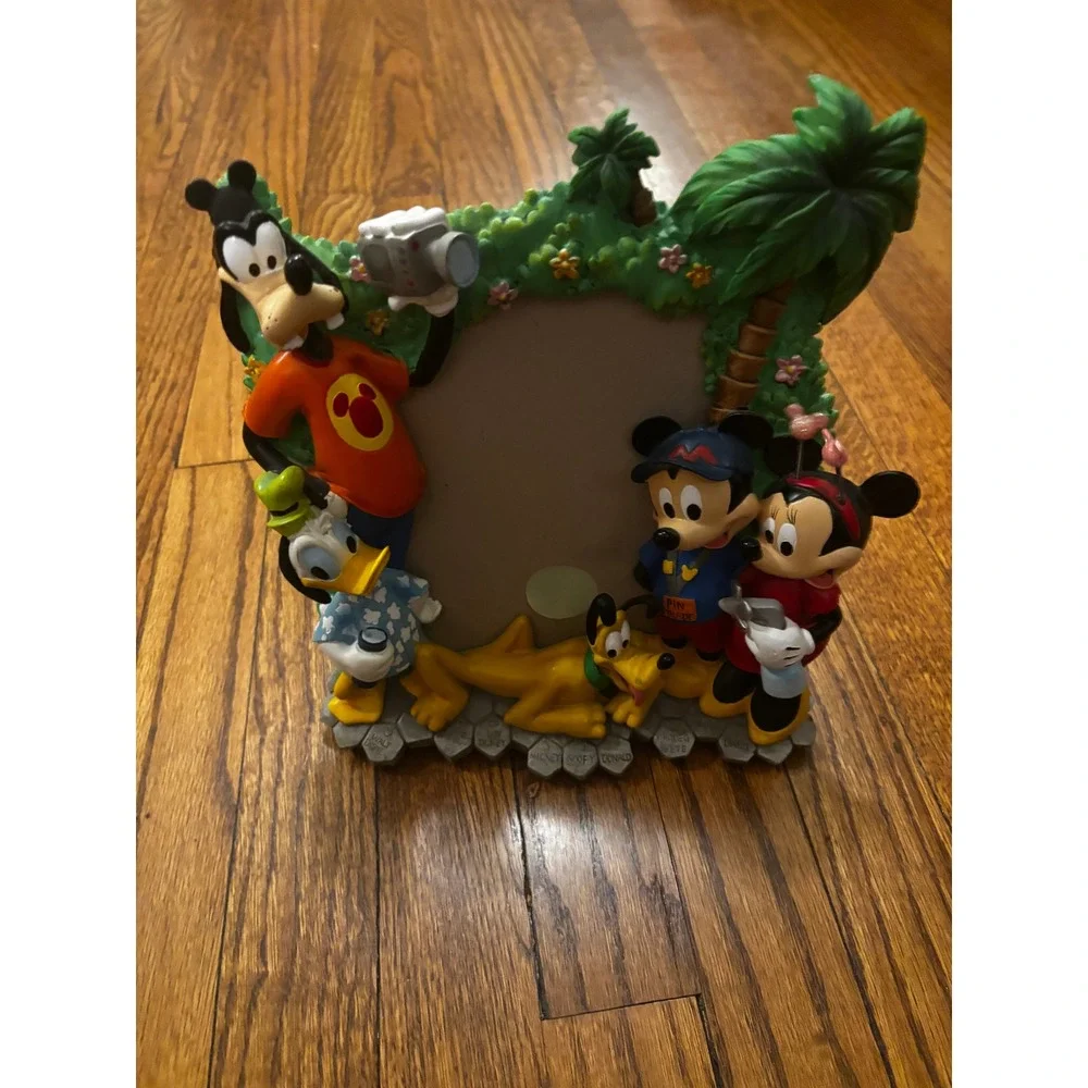 Disney Parks Mickey Minnie Donald Goofy Pluto Resin 3D Sculpted Photo Frame